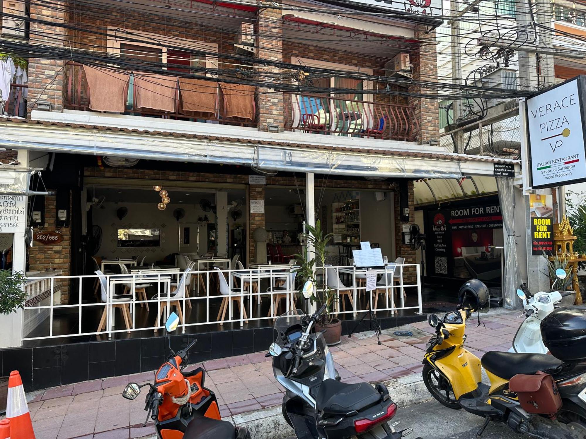 Lotus Art Guesthouse Pattaya Exterior foto