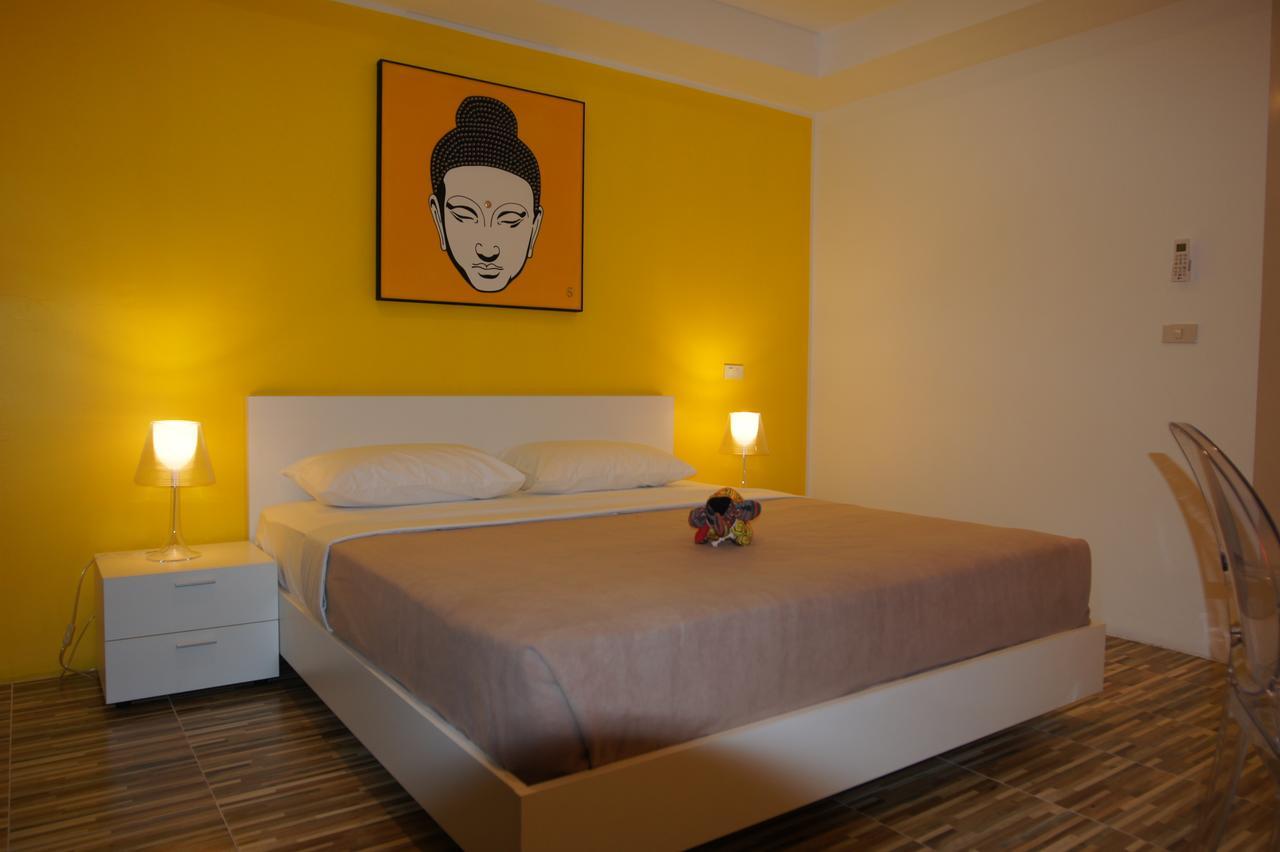 Lotus Art Guesthouse Pattaya Exterior foto